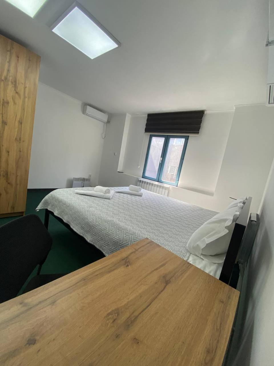 Место Встречи "Guest House Meeting Place" Bișkek Exterior foto
